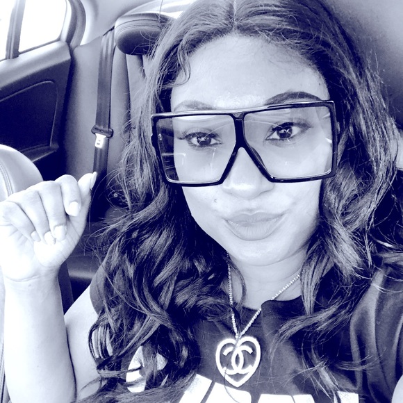 Meet your Posher, Alicia - Picture 1 of 1